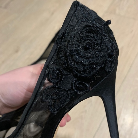 Heels - Picture 5 of 7